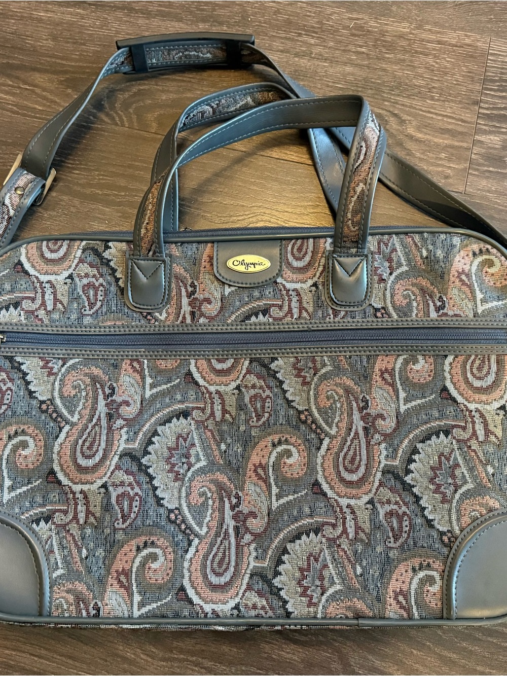Olympia Brand Travel Carry On Bag Vintage Great Condition